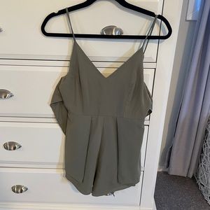 Green Short Jumpsuit Romper with  Bow on Back